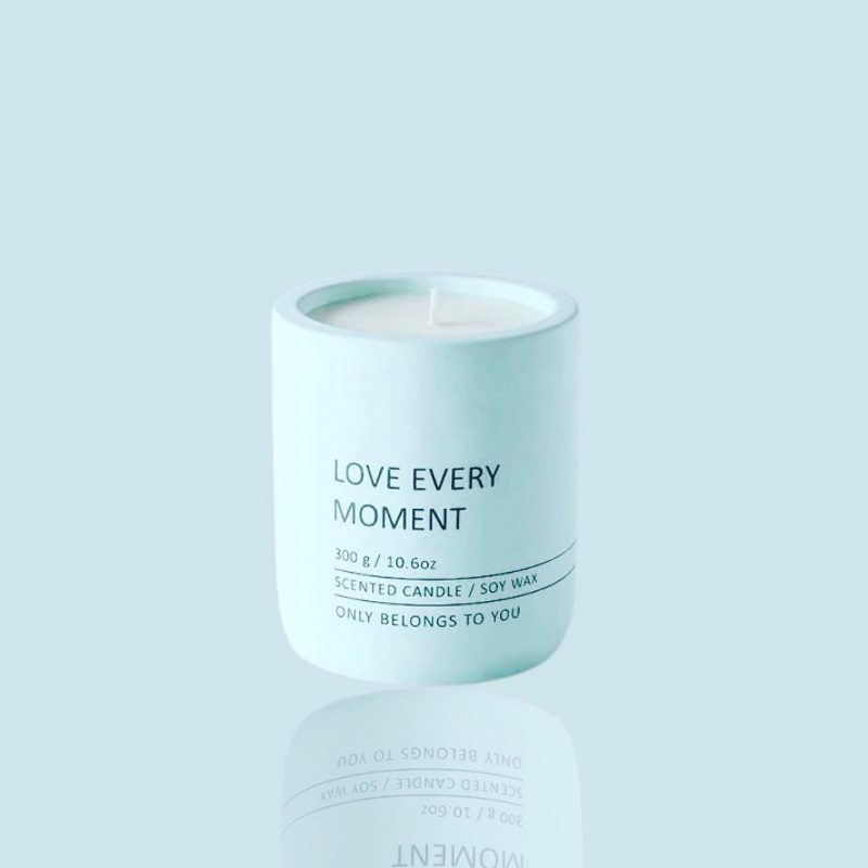 Love Every Moment Candle - Image 3